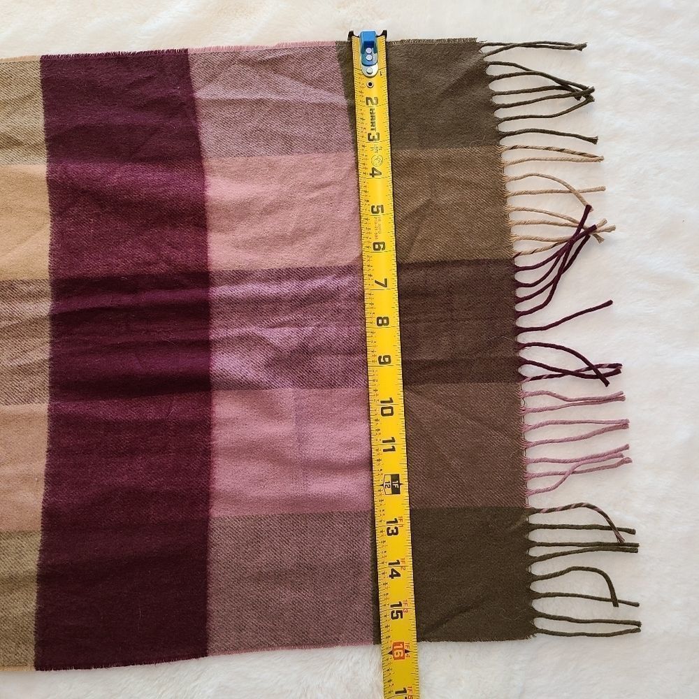 Scarf - Picture 3 of 9